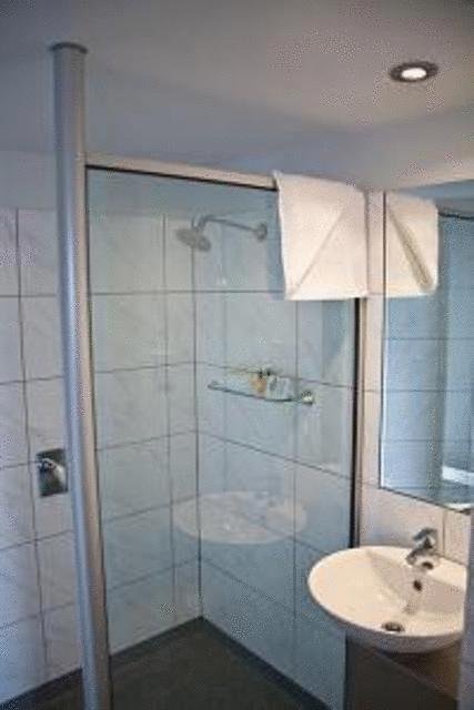 Brighton Hotel Motel - Your Accommodation 13