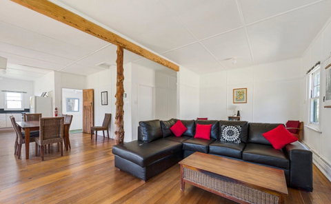 Giants Table And Cottages - Your Accommodation 9