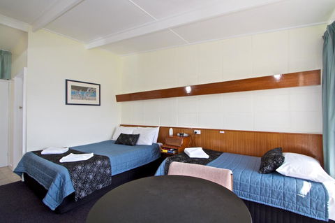 Riverfront Motel & Villas - Your Accommodation 38