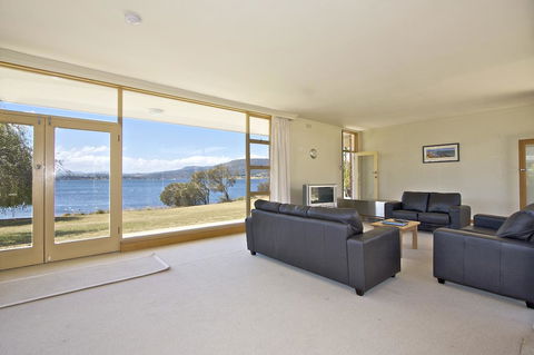 Riverfront Motel & Villas - Your Accommodation 26