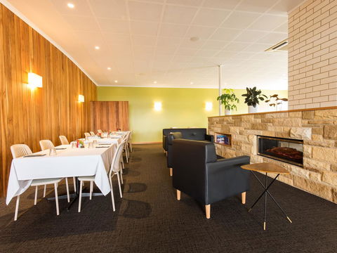 Riverfront Motel & Villas - Your Accommodation 14