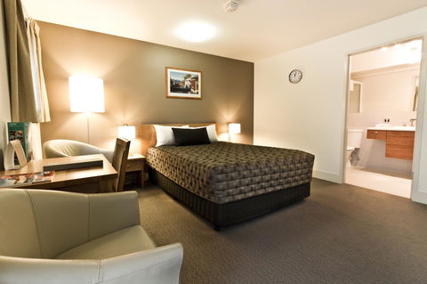 The Old Woolstore Apartment Hotel - Your Accommodation 24