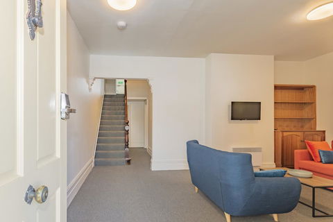 4 Bedroom House - Hobart CBD - Free Parking - Free WIFI - Your Accommodation 21