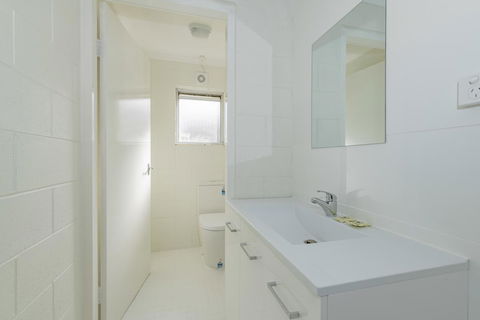 4 Bedroom House - Hobart CBD - Free Parking - Free WIFI - Your Accommodation 24