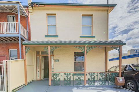 4 Bedroom House - Hobart CBD - Free Parking - Free WIFI - Your Accommodation 14