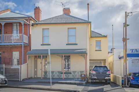 4 Bedroom House - Hobart CBD - Free Parking - Free WIFI - Your Accommodation 5