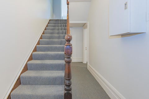 4 Bedroom House - Hobart CBD - Free Parking - Free WIFI - Your Accommodation 7