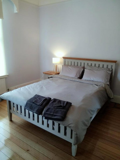 Riverbank Villa - Your Accommodation 13