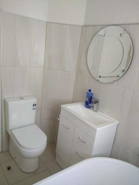Riverbank Villa - Your Accommodation 22