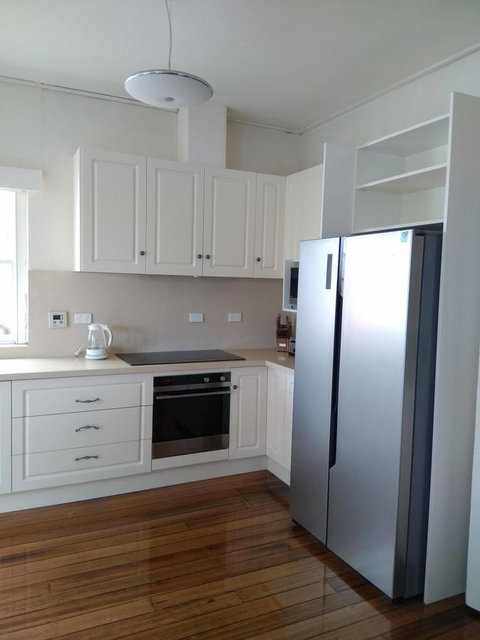 Riverbank Villa - Your Accommodation 16