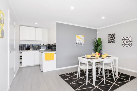 Views Forever - Devonport - Your Accommodation 7