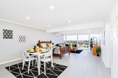 Views Forever - Devonport - Your Accommodation 4