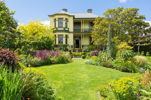 The Corinda Collection - Your Accommodation 0