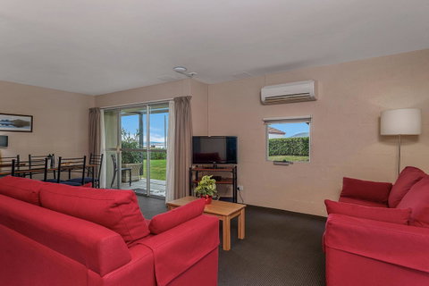 Bay View Villas - Your Accommodation 7