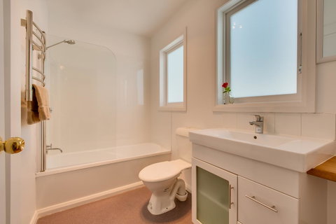 Rosehaven Cottage - Your Accommodation 16