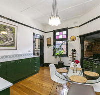 Insomnia on Elizabeth - Your Accommodation