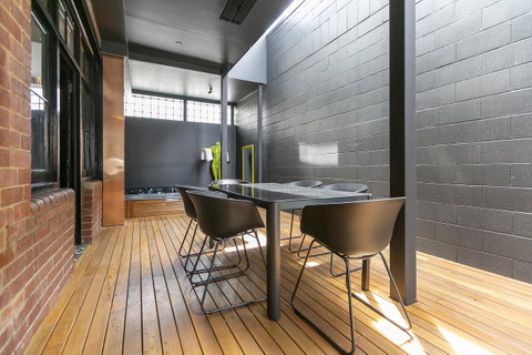 Insomnia On Elizabeth - Your Accommodation 24