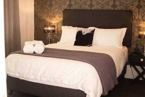 Sanctum Boutique Apartments - Your Accommodation 38
