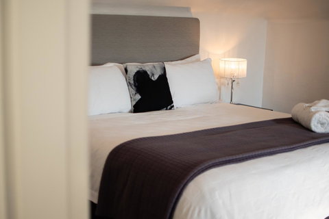 Sanctum Boutique Apartments - Your Accommodation 42