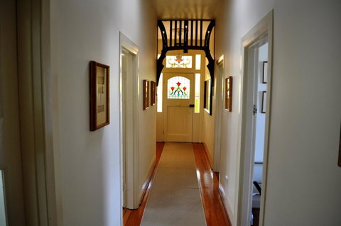 Belton Apartments-Hedge Cottage - Your Accommodation 26