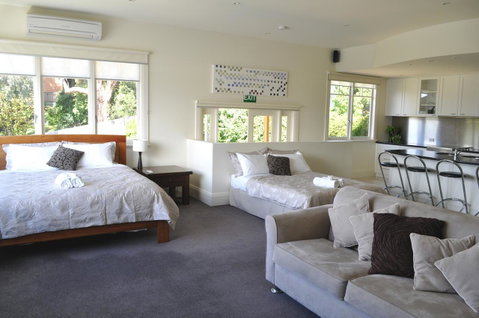 Belton Apartments-Hedge Cottage - Your Accommodation 30