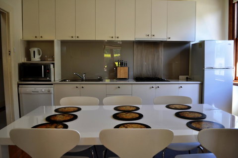 Belton Apartments-Hedge Cottage - Your Accommodation 12