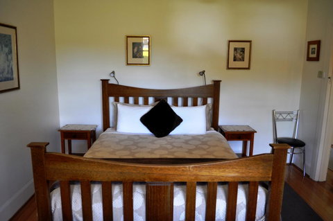 Belton Apartments-Hedge Cottage - Your Accommodation 23