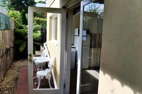 Belton Apartments-Hedge Cottage - Your Accommodation 7