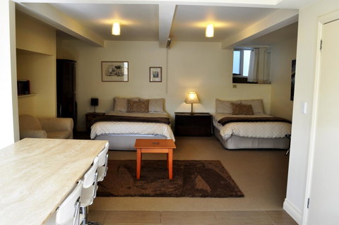 Belton Apartments-Hedge Cottage - Your Accommodation 8