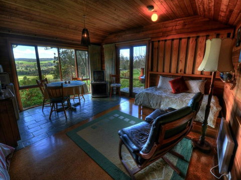 Plovers Ridge Country Retreat - Your Accommodation 9