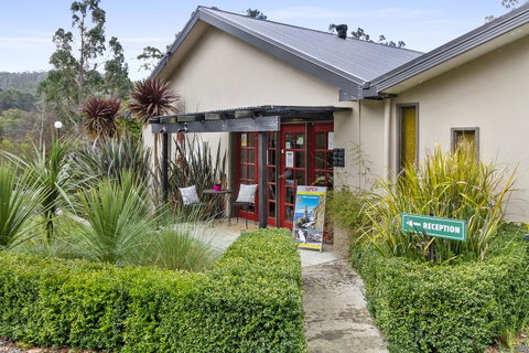 Oyster Cove Chalet - Your Accommodation 13