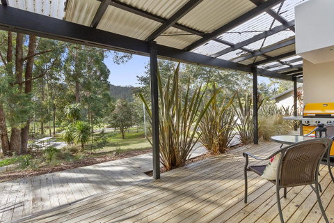 Oyster Cove Chalet - Your Accommodation 7