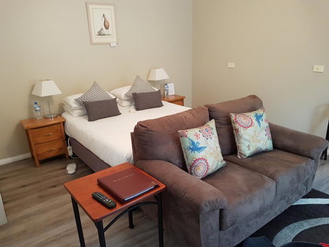 Oyster Cove Chalet - Your Accommodation 15