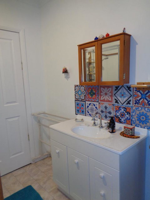 Post House Cottage - Your Accommodation 13