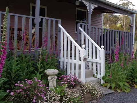 Post House Cottage - Your Accommodation 2