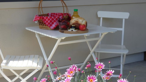 Karoola Cottage Self Contained - Your Accommodation 21