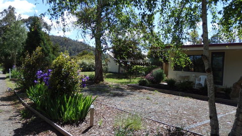 Karoola Cottage Self Contained - Your Accommodation 3