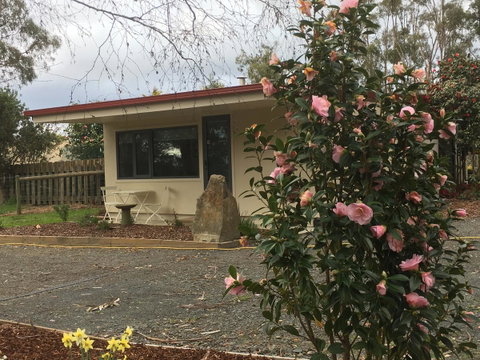 Karoola Cottage Self Contained - Your Accommodation 1