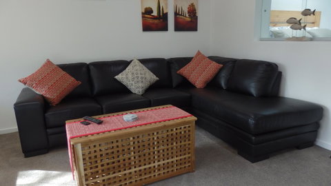 Karoola Cottage Self Contained - Your Accommodation 4