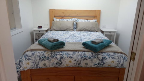 Karoola Cottage Self Contained - Your Accommodation 8