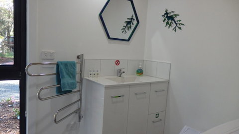 Karoola Cottage Self Contained - Your Accommodation 7