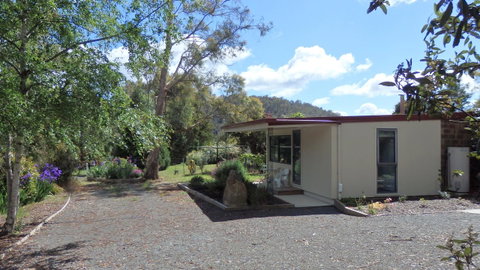 Karoola Cottage Self Contained - Your Accommodation 10
