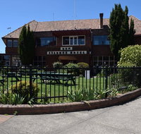 New Ivanhoe Hotel - Your Accommodation