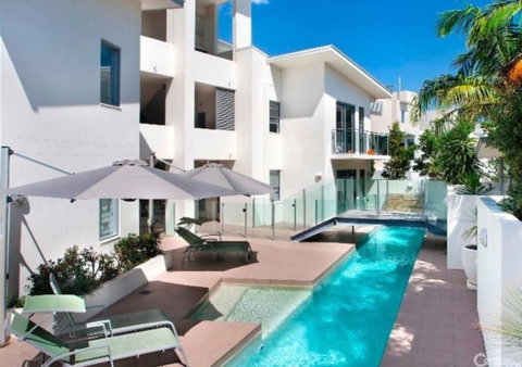 NEW Sunshine Beach Family Escape 3 Bedroom With Free Wifi And Parking - Your Accommodation 1