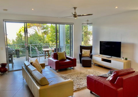 NEW Sunshine Beach Family Escape 3 Bedroom With Free Wifi And Parking - Your Accommodation 3