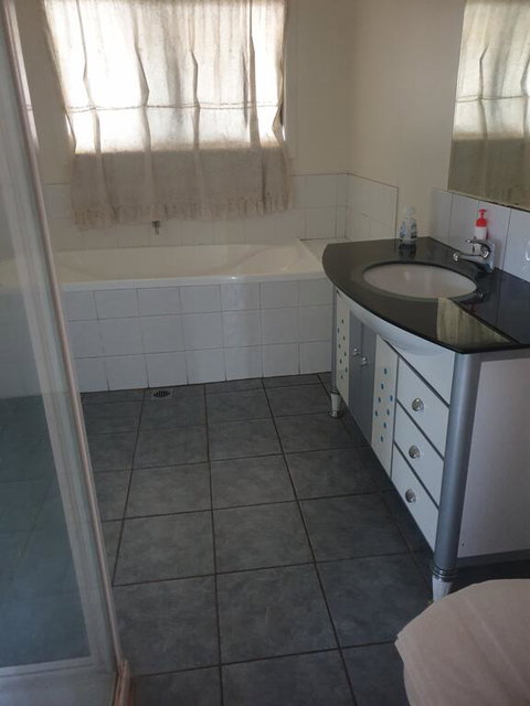 Newell Hwy Caravan Park - Your Accommodation 1