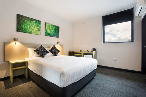 Nightcap At St Albans Hotel - Your Accommodation 1