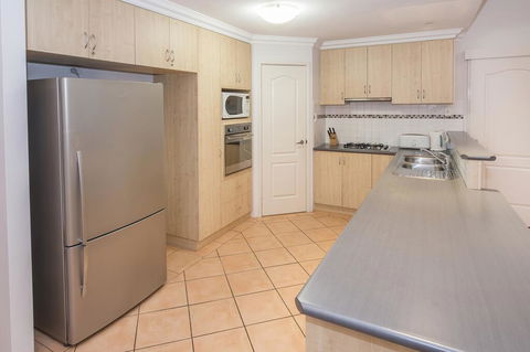 Nyes Nest - Your Accommodation 2