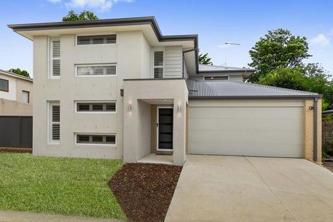 OCEAN BREEZE Family Home - Your Accommodation 0