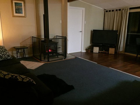 Ocean Song Cottage - Your Accommodation 0